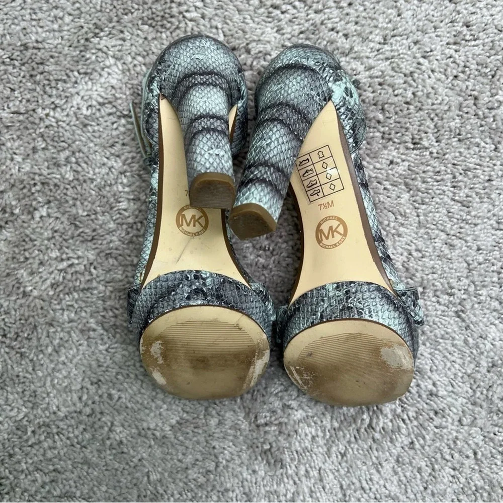 Micheal Kors strap heel. Size 71/2 color - Celadon #002